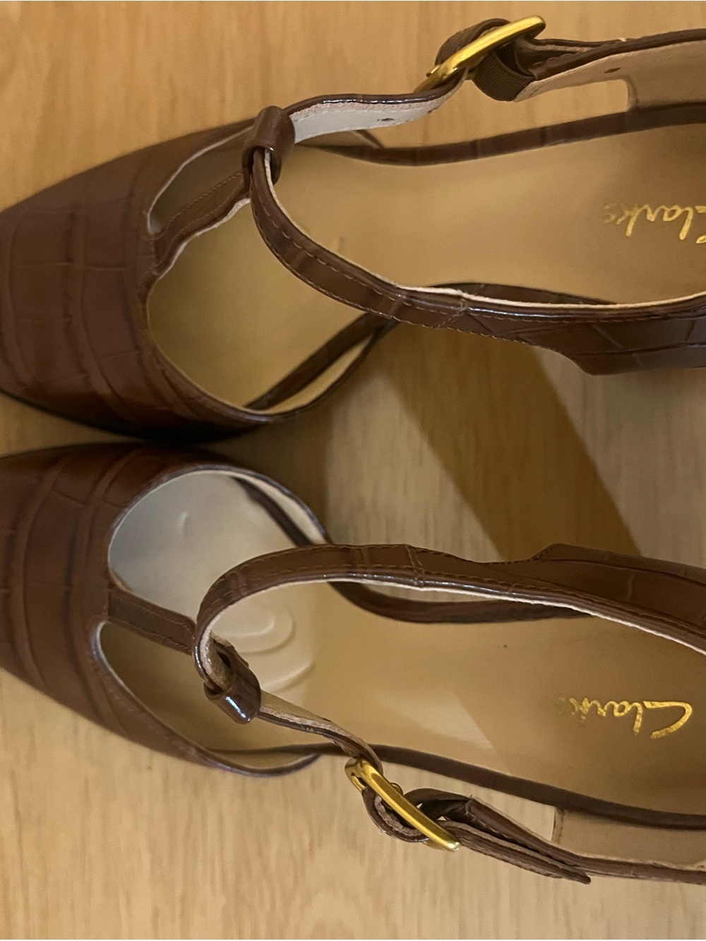 Clarks Brown T-Strap Block Heels with Croc Texture - Picture 11 of 13